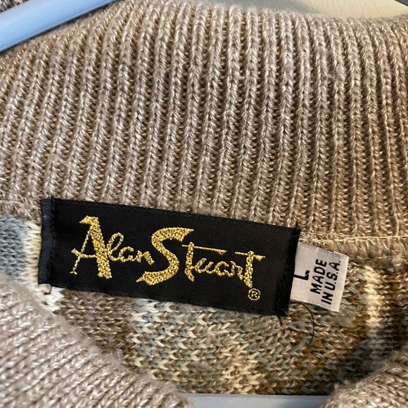 SOLD 🚫 Coogi style sweater!! - Picture 4 of 5